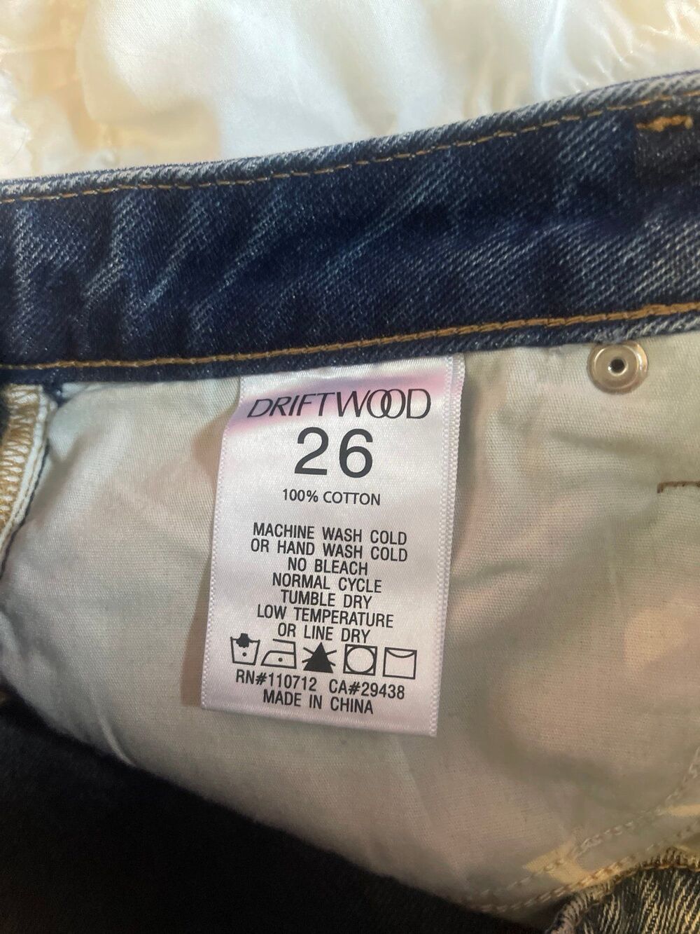 Driftwood Farrah Embroidered Flare Jeans Sz 26 - Picture 8 of 8